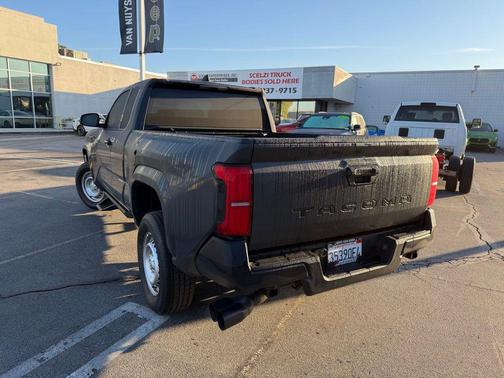 2025 Toyota Tacoma SR