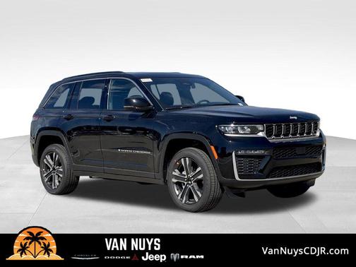 High Gloss Black 2027 Jeep Grand Cherokee Limited