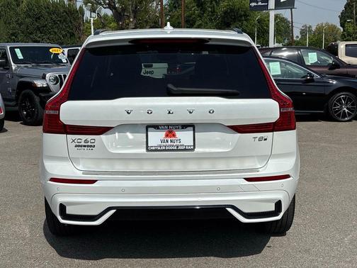 Crystal White 2025 Volvo XC60 Plug-In Hybrid Ultra, T8 AWD Electric/Gasoline, Dark