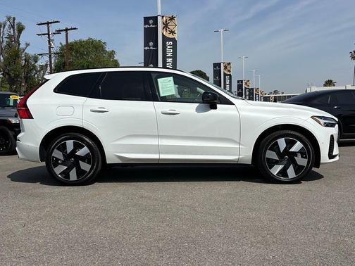 Crystal White Metallic 2025 Volvo XC60 Plug-In Hybrid Ultra, T8 AWD Electric/Gasoline, Dark