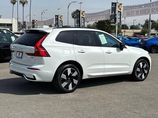 Crystal White Metallic 2025 Volvo XC60 Plug-In Hybrid Ultra, T8 AWD Electric/Gasoline, Dark