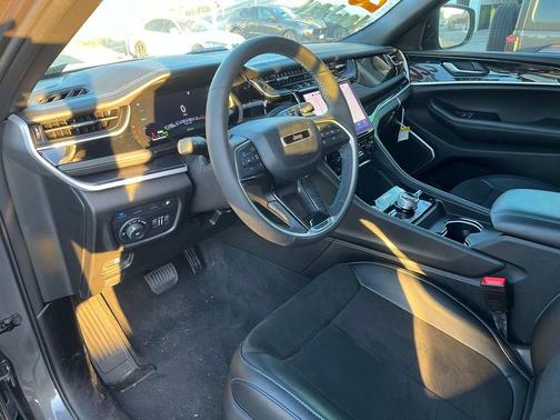 2023 Jeep Grand Cherokee 4xe Trailhawk