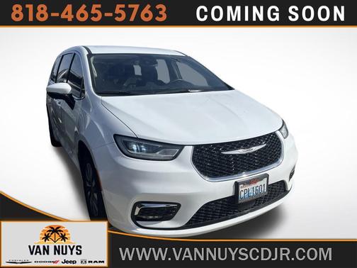 2023 Chrysler Pacifica Hybrid Touring L