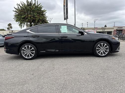 Caviar 2021 Lexus ES 300h Base