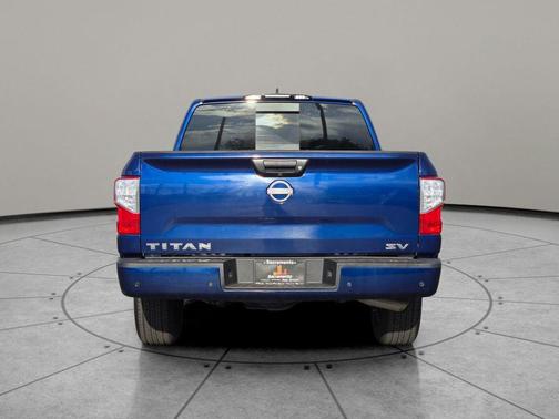 2023 Nissan Titan SV