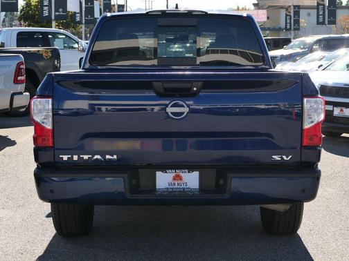 2023 Nissan Titan SV