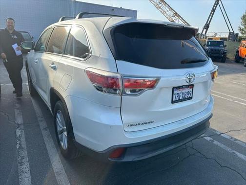 2016 Toyota Highlander LE
