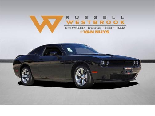 Photo 1 of 22 of 2020 Dodge Challenger SXT