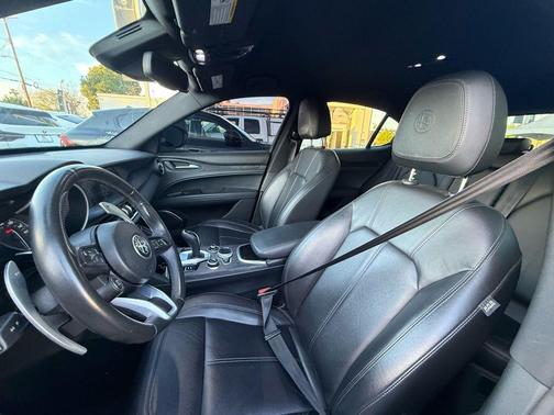 2022 Alfa Romeo Stelvio Sprint