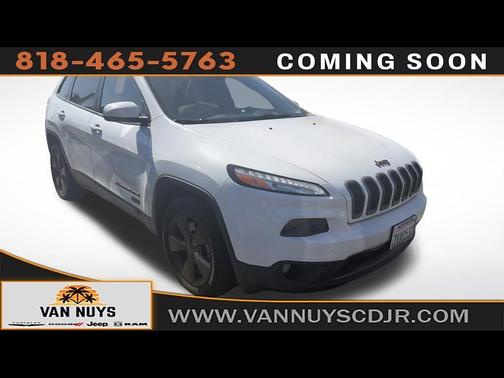 Bright White Clearcoat 2016 Jeep Cherokee Latitude
