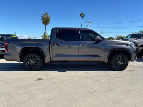 2023 Toyota Tundra Hybrid Platinum