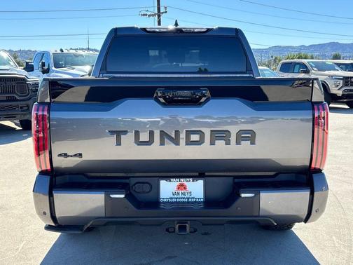 2023 Toyota Tundra Hybrid Platinum