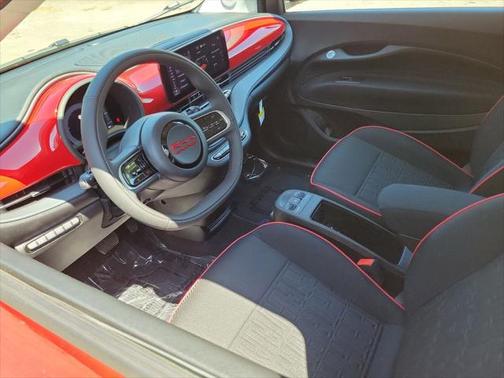 2024 FIAT 500e INSPI(RED) FWD