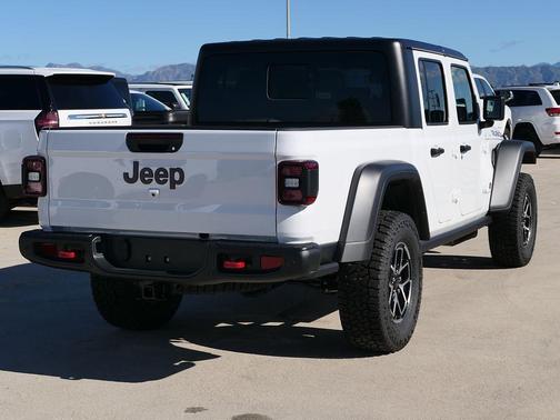 Bright White Clearcoat 2026 Jeep Gladiator Rubicon