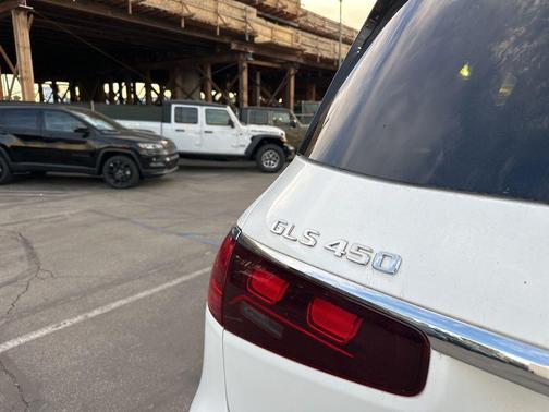 2025 Mercedes-Benz GLS 450 4MATIC