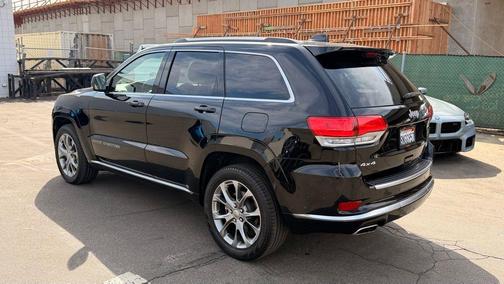 Diamond Black Crystal Pearlcoat 2019 Jeep Grand Cherokee Summit
