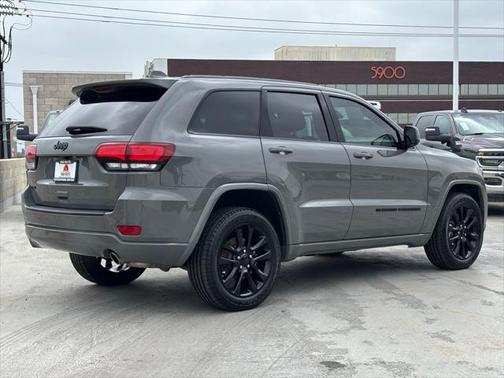 2022 Jeep Grand Cherokee Laredo