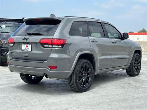 2022 Jeep Grand Cherokee Laredo