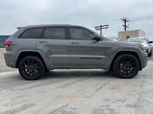 2022 Jeep Grand Cherokee Laredo