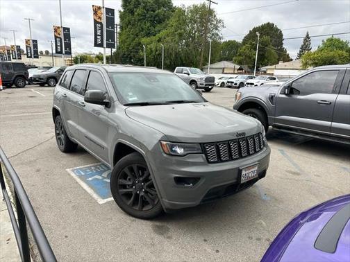 2022 Jeep Grand Cherokee Laredo
