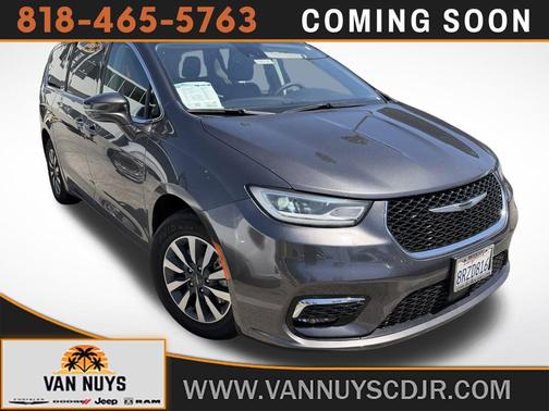 Granite Crystal Metallic Clearcoat 2022 Chrysler Pacifica Hybrid Touring L