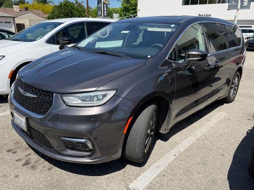 Granite Crystal Metallic Clearcoat 2022 Chrysler Pacifica Hybrid Touring L