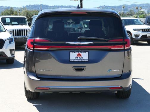 Granite Crystal Metallic Clearcoat 2022 Chrysler Pacifica Hybrid Touring L