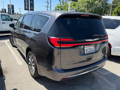 Granite Crystal Metallic Clearcoat 2022 Chrysler Pacifica Hybrid Touring L