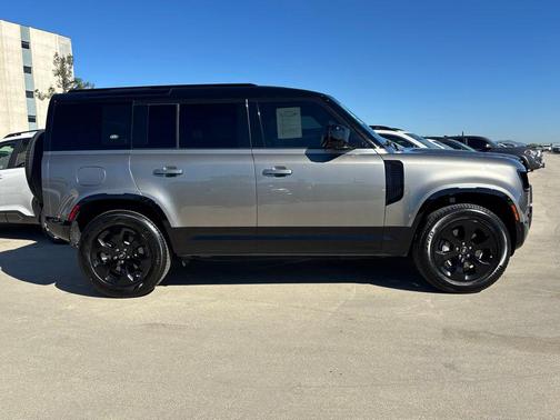 2023 Land Rover Defender 110 X-Dynamic SE