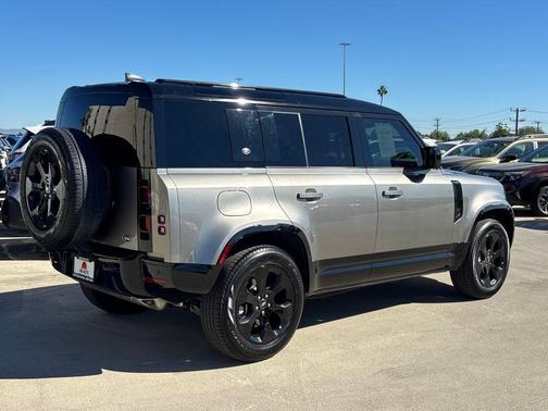 2023 Land Rover Defender 110 X-Dynamic SE