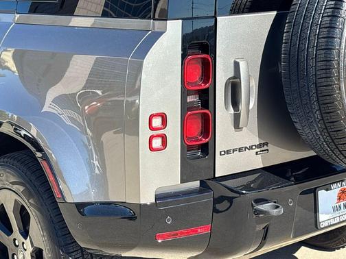 2023 Land Rover Defender 110 X-Dynamic SE