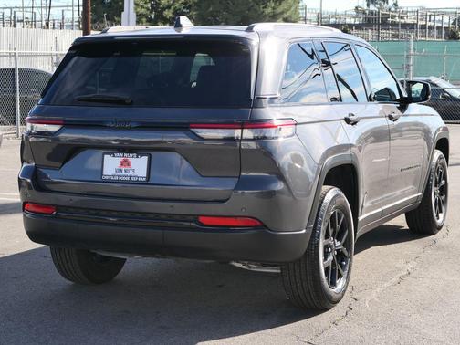 2025 Jeep Grand Cherokee Altitude