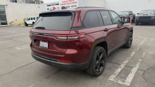 Velvet Red Pearlcoat 2023 Jeep Grand Cherokee Altitude