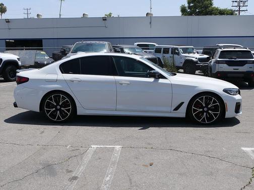 Alpine White 2023 BMW M550 i Xdrive