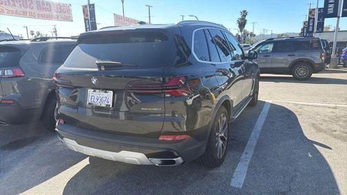 Black Sapphire Metallic 2024 BMW X5 sDrive40i