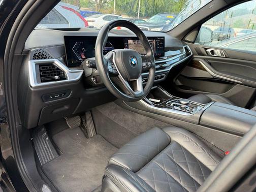 Black Sapphire Metallic 2024 BMW X5 sDrive40i