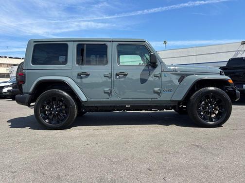 Anvil Clear Coat 2025 Jeep Wrangler 4xe Sahara