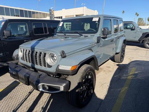 2025 Jeep Wrangler 4xe Sahara