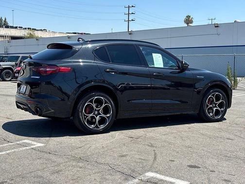 Vulcano Black Metallic 2023 Alfa Romeo Stelvio Veloce AWD