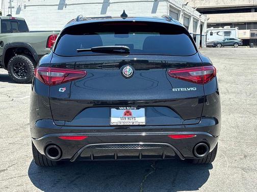 Vulcano Black Metallic 2023 Alfa Romeo Stelvio Veloce AWD