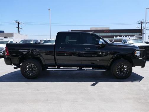 2020 RAM 3500 Laramie Crew Cab 4x4 6'4' Box
