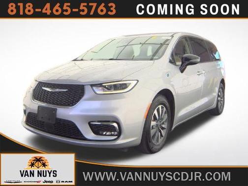 2024 Chrysler Pacifica Hybrid Select