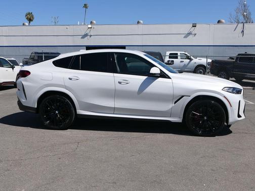 Mineral White Metallic 2024 BMW X6 xDrive40i