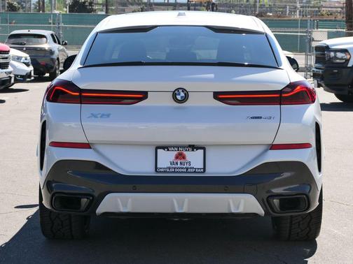 Mineral White Metallic 2024 BMW X6 xDrive40i