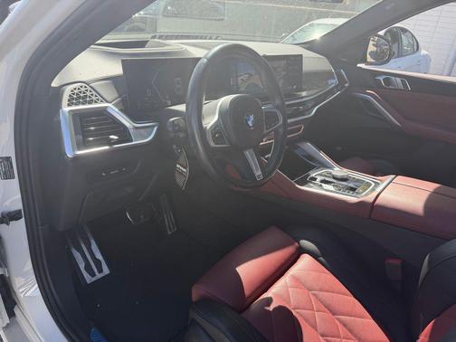 2024 BMW X6 xDrive40i