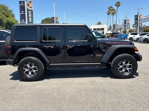 Black Clearcoat 2022 Jeep Wrangler Unlimited Rubicon