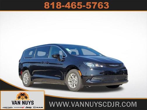 2025 Chrysler Voyager LX