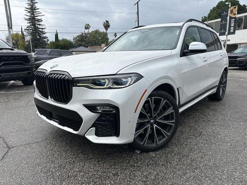 2022 BMW X7 M50i