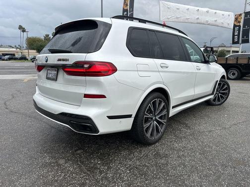 2022 BMW X7 M50i