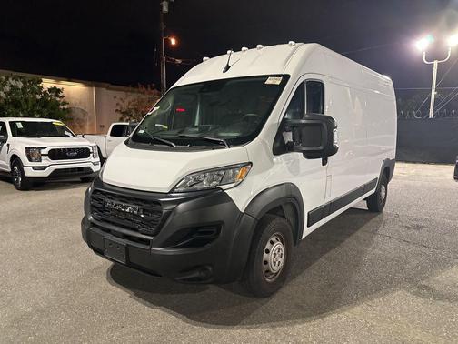 Bright White Clearcoat 2023 RAM ProMaster 2500 High Roof